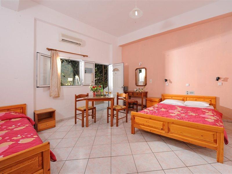 Primavera Beach Hotel Studios & Apartments Malia Esterno foto